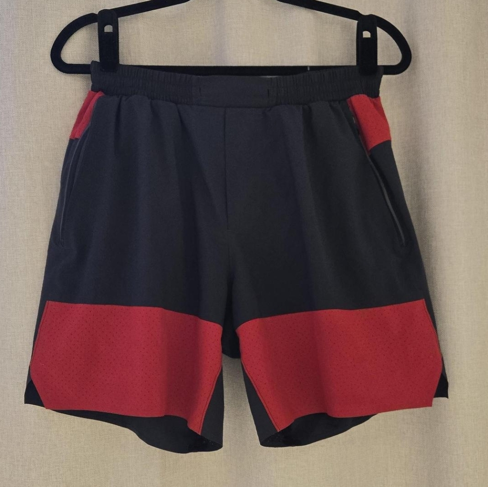 Lululemon Athletic Men's Shorts Gray, Red Size Medium